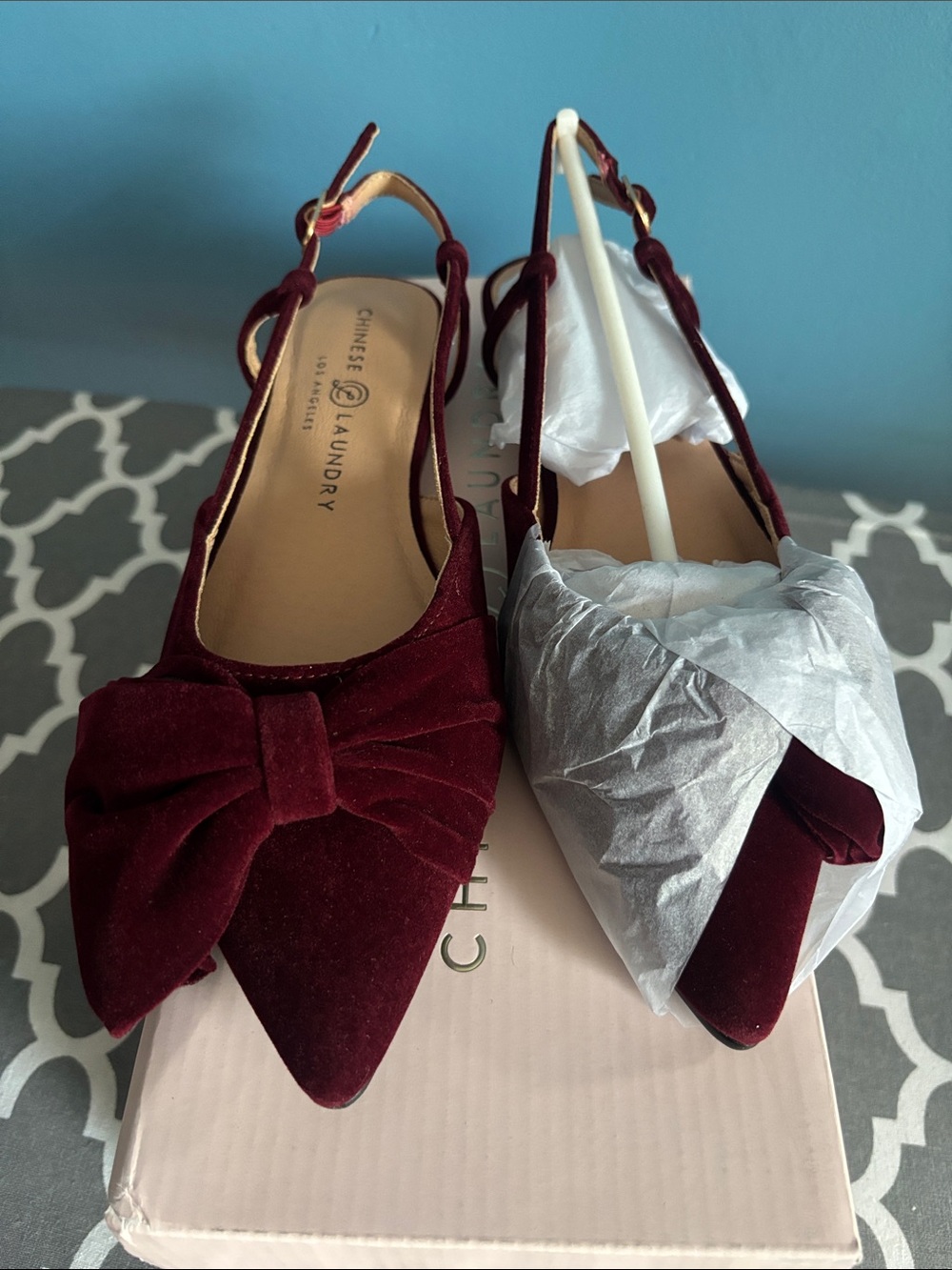 Chinese Laundry Women's Burgundy Velvet Bow Slingback Flats
